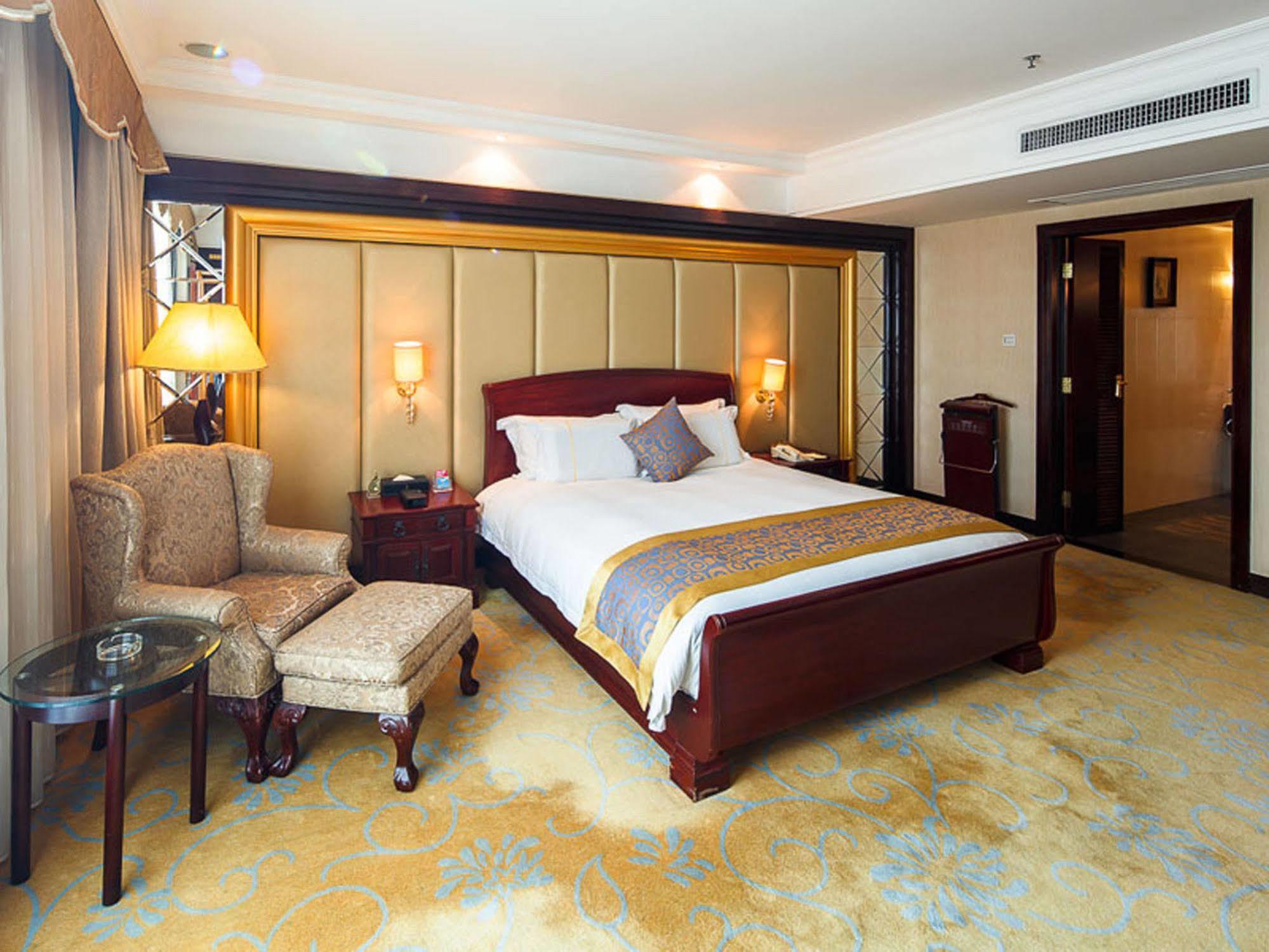 City Hotel Foshan Esterno foto
