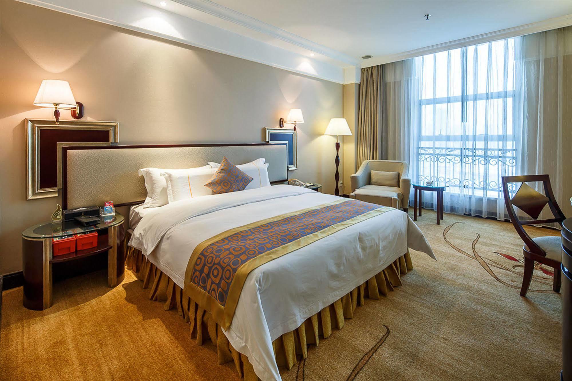 City Hotel Foshan Esterno foto